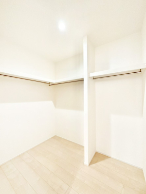 ̑ G߂̈ߗނXbL[Ieʂ̎[͓͂Iȃt@~[N[[bgI