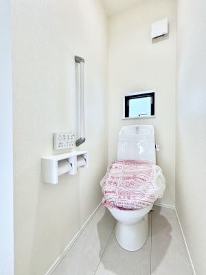 �g�C�� �g�C����1�K��2�K���ꂼ��ɔz�u����Ă��ĂƂĂ��֗��ł��B 