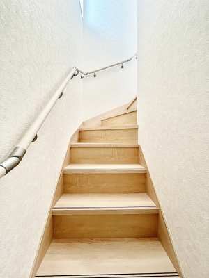 ̑ Ki͎肷tȂ̂ŏȂq܂₲̕Sł