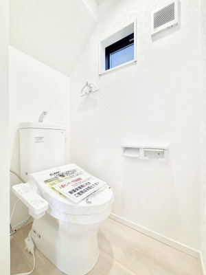 �g�C�� �g�C���͈��S�̂Q�ӏ��I���̃o�^�o�^������S�ł��B 