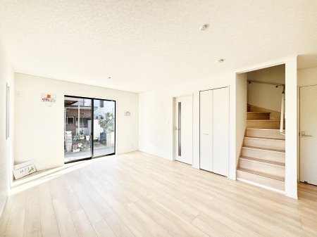 ���r���O �ǂ��ɂ��Ă��Ƒ��̂Ȃ������������R�~���j�P�[�V�������r���O�B