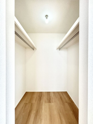 ̑ EH[NCN[[bgtŐԂLpł܂B