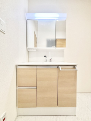 ʑEʏ 邢ʏ͖̐gxxyłႢłB