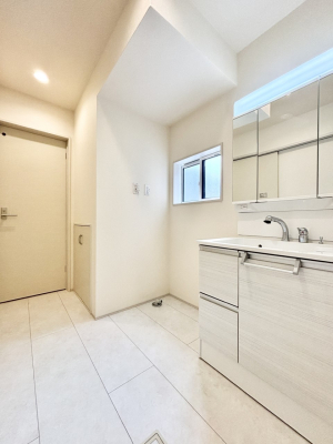 ̑ ̂KԂłB̐gxxCǂg܂B 