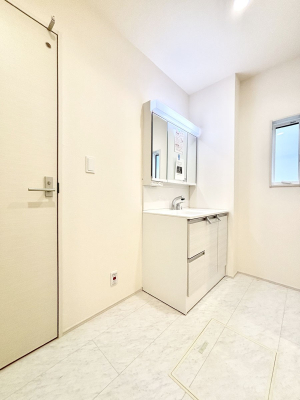 ʑEʏ 邢ʏ͖̐gxxyłႢłB