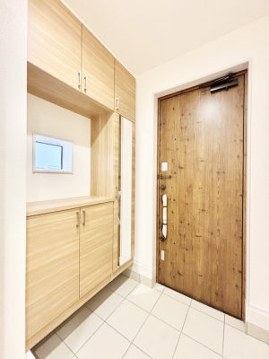  ʔ͂Ƒ̎ʐ^G߂̃CeAŏIƂĉoł܂