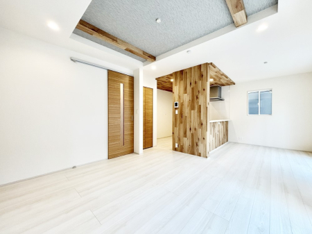 rO Ƒ̓₩Șbŕ܂閾邢rO