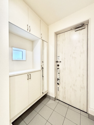  ʔ͂Ƒ̎ʐ^G߂̃CeAŏIƂĉoł܂