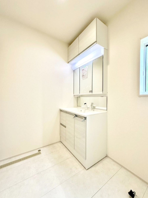 ʑEʏ 邢ʏ͖̐gxxyłႢłB