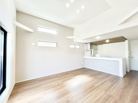 rO Ƒ̓₩Șbŕ܂閾邢rO