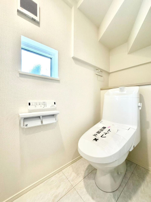 gC gC1K2KꂼɔzuĂĂƂĂ֗łB 