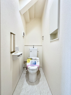 gC gC1K2KꂼɔzuĂĂƂĂ֗łB 