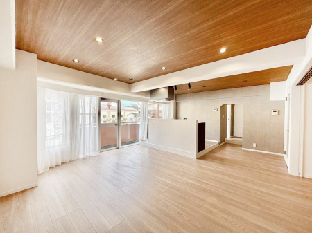 rO Ƒ̓₩Șbŕ܂閾邢rO  