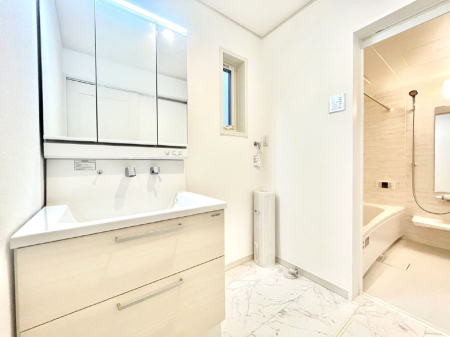 ̑ ̂KԂłB̐gxxCǂg܂B 