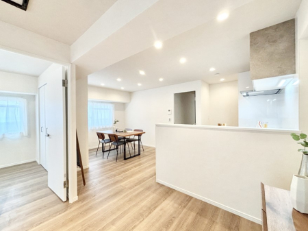 rO Ƒ̓₩Șbŕ܂閾邢rO