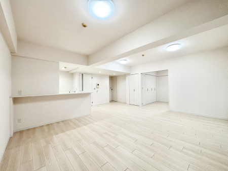 ���r���O ���R�Ƃ��Ƒ����W�܂�e���̋�ԁI