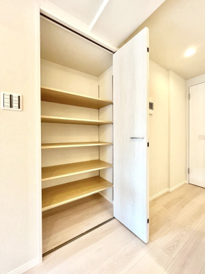 ̑ rO[BɎ[ƕW܂LDKXbLЕtłˁB  