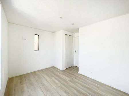 ���̑����� �i�`�������ȃt���[�����O�͂ǂ�ȃC���e���A�ɂ��}�b�`�B  