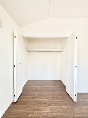 ���[ �m���̃N���[�[�b�g�B���s��������̂Ō���̈ߗނ�����������܂�܂��B