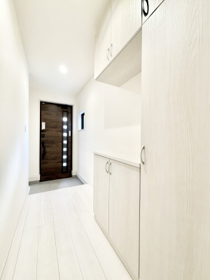 ���� ���ʔ��͂��Ƒ��̎ʐ^��G�߂̃C���e���A�ŏ���I�Ƃ��ĉ��o�ł��܂�