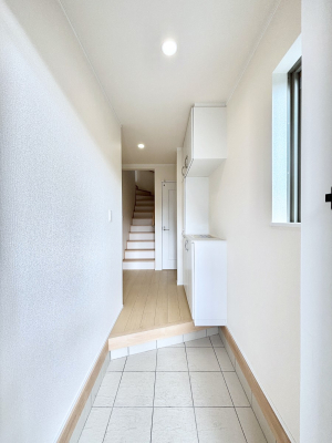 ���[ ���p�i�̃X�g�b�N�␅�Ȃǂ̔��~�Ɏg����K�i�����[�B