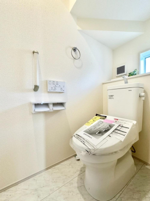 �g�C�� �g�C����1�K��2�K���ꂼ��ɔz�u����Ă��ĂƂĂ��֗��ł��B 