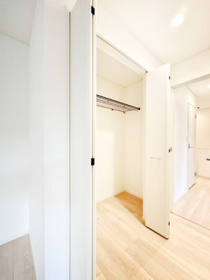 ���[ ��������ߗނ�ו��Ȃǂ̎��[�ɕ֗��ȃN���[�[�b�g�t���ł��B