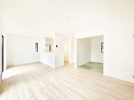 ���r���O �Z�ޕ��̌��������o�����A�C���e���A���l����̂��y���݂ȃ��r���O�ł�