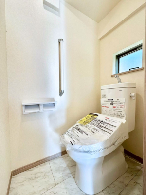 �g�C�� �g�C����1�K��2�K���ꂼ��ɔz�u����Ă��ĂƂĂ��֗��ł��B 