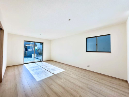 ���r���O �Z�ޕ��̌��������o�����A�C���e���A���l����̂��y���݂ȃ��r���O�ł��I 