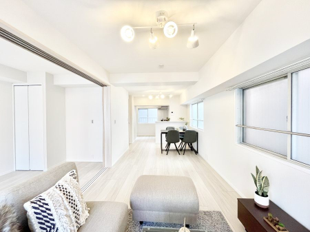 rO Ƒ̓₩Șbŕ܂閾邢rO