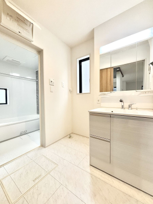 ̑ ̂KԂłB̐gxxCǂg܂B 