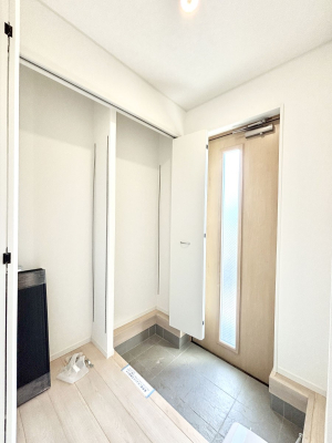 ���̑����� �����Ղ���[�ł���V���[�Y�{�b�N�X�ŉƑ��S���̌C���A���ւ�������B  