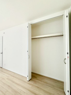 ���[ �m���̃N���[�[�b�g�B���s��������̂Ō���̈ߗނ�����������܂�܂��B�@