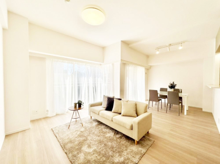 ���r���O ���Ƒ��̓��₩�Șb�����ŕ�܂�閾�邢���r���O