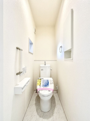 �g�C�� �g�C����1�K��2�K���ꂼ��ɔz�u����Ă��ĂƂĂ��֗��ł��B 