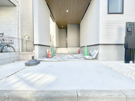  �����Ɍ������Ȃ����ԃX�y�[�X�B