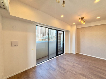 rO Ƒ̓₩Șbŕ܂閾邢rO