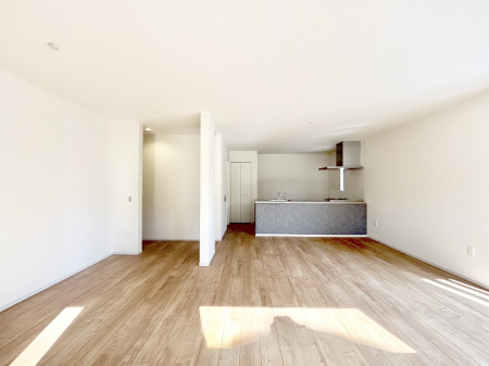 rO Ƒ̓₩Șbŕ܂閾邢rO