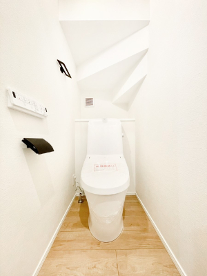 �g�C�� �g�C���͈��S�̂Q�ӏ��I���̃o�^�o�^������S�ł��B