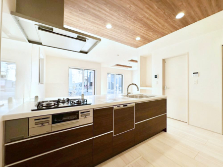 �L�b�`�� �������������I�ɁA�y�����I�V�X�e���L�b�`��  