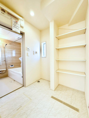 ���̑� ���������Ă���̂Ŋ��C���ł��Đ����������郉���h���[�X�y�[�X