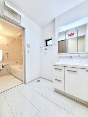 ̑ Ă̂ŎC̑ꏊłC\s܂B̐gxxCǂI