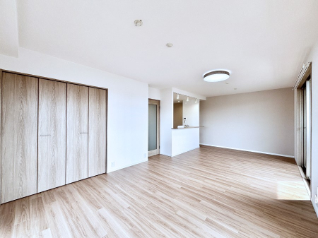 rO Ƒ̓₩Șbŕ܂閾邢rO  