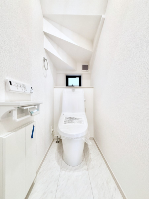 �g�C�� �g�C����1�K��2�K���ꂼ��ɔz�u����Ă��ĂƂĂ��֗��ł��B 