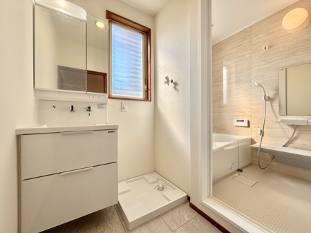 ʑEʏ 邢ʏ͖̐gxxyłႢłB