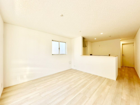 ���r���O ���Ƒ��̓��₩�Șb�����ŕ�܂�閾�邢���r���O