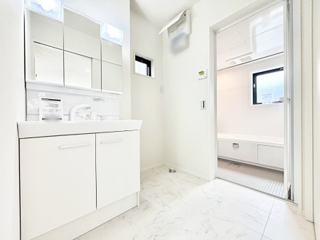 ̑ ʏ͂Ƃ̂Xy[XŁAgxx̃XLPASɗ]TĂłłB