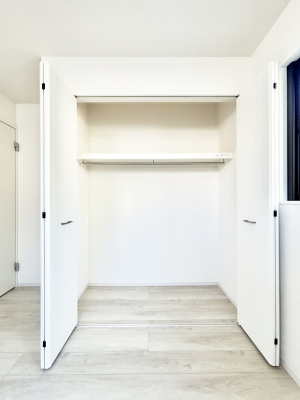 ���[ �����Ղ�̎��[�X�y�[�X�ŉ��K�ɕ�点���� 