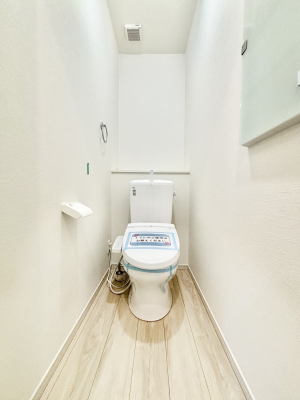 �g�C�� �g�C����1�K��2�K���ꂼ��ɔz�u����Ă��ĂƂĂ��֗��ł��B 